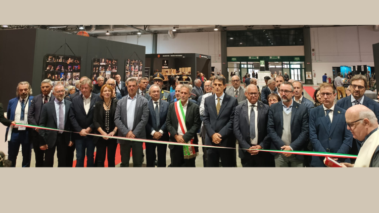 Cremona Musica 2025: il mondo della liuteria si ritrova in fiera