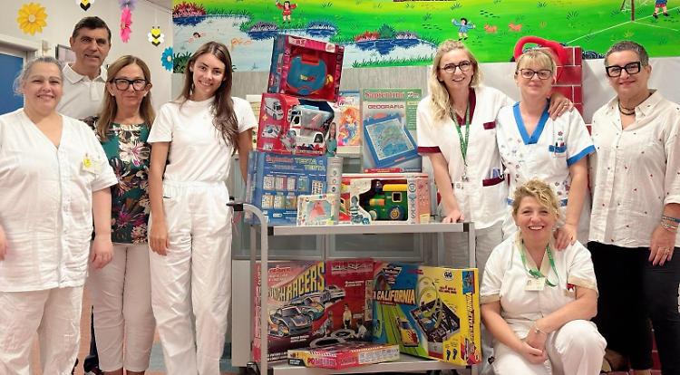 Giochi donati alla Pediatria per regalare un sorriso ai più piccoli