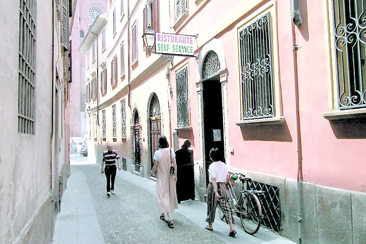 Riapre l'ex mensa Agnello di via Torriani