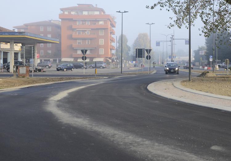 Aperta la nuova rotonda di largo Moreni, cala il sipario sul cantiere delle polemiche