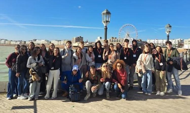 Settimana inglese a Worthing per 52 studenti del Torriani