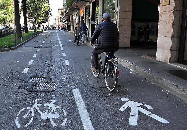 «Meno incidenti con più ciclabili in città»