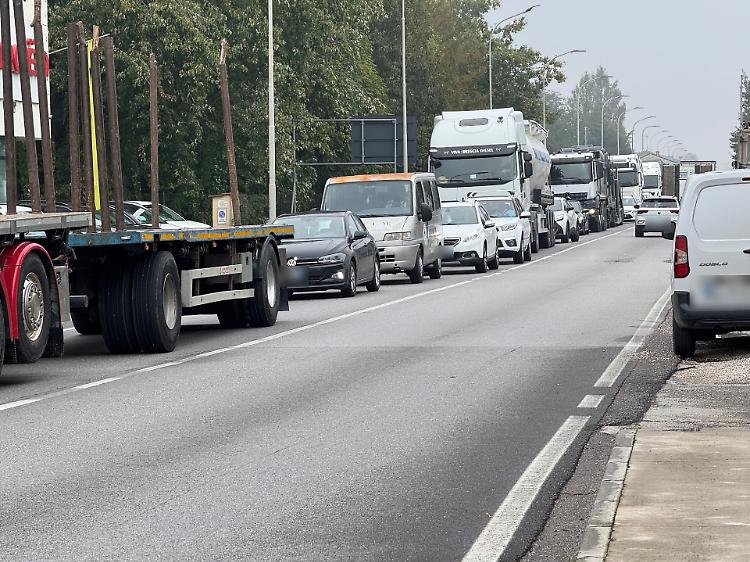 Strada killer: «Semaforo a chiamata»