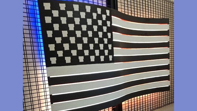 Da Soncino a New York: la bandiera che si legge con le mani