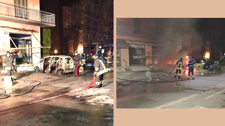Auto in fiamme nella notte: esplosioni e gravi danni