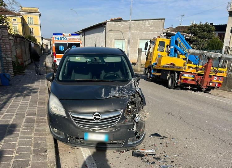 Tamponamento a Calvatone: quattro feriti lievi