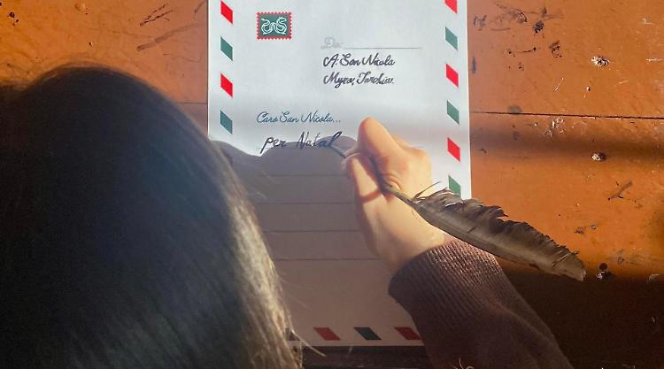 Carta e penna: la lettera è tradizione