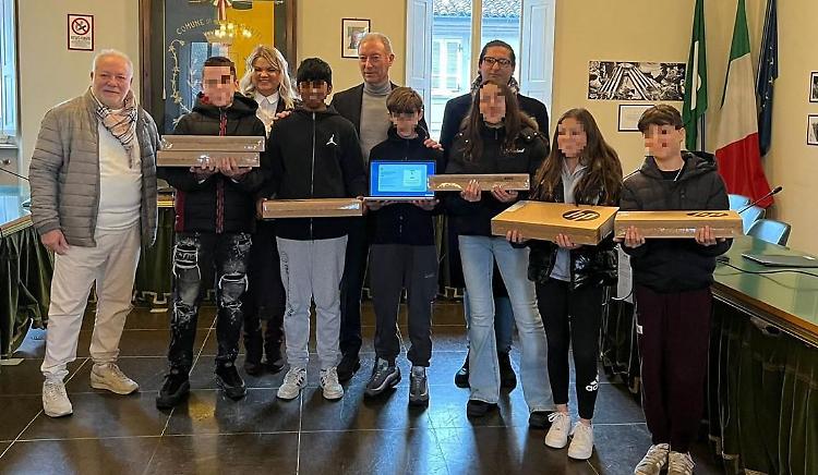 I ragazzi del Consiglio comunale conquistano sette nuovi computer