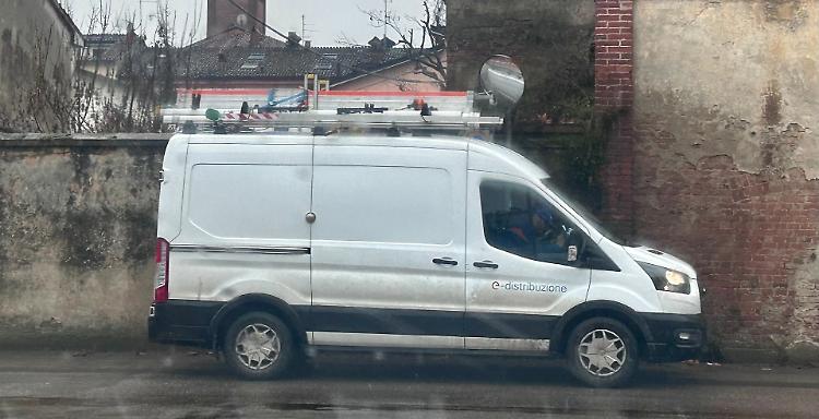 Notte al buio, salta anche la pazienza