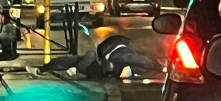 Le immagini dell'aggressione