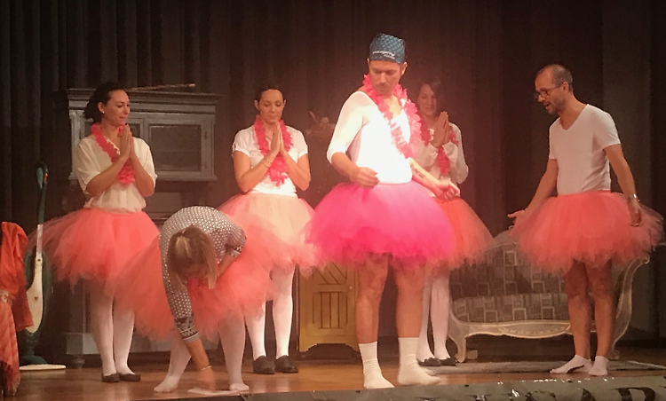 "Un neo di troppo" commedia in dialetto de Gli Schizzaidee 