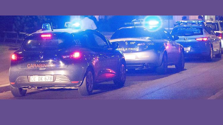 Botte fuori dal locale, paura in via Mantova