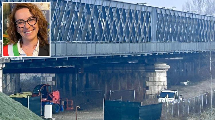 Al lavoro sotto il ponte: &laquo;Traversi da sostituire&raquo;