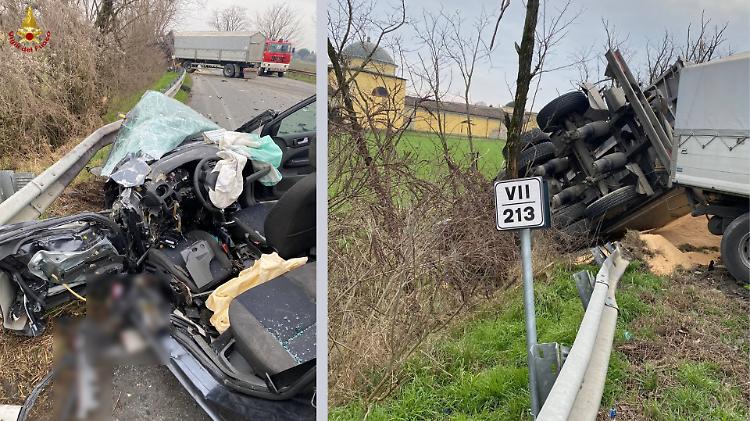 Scontro sulla Padana Inferiore, restano gravissime le condizioni del 59enne 