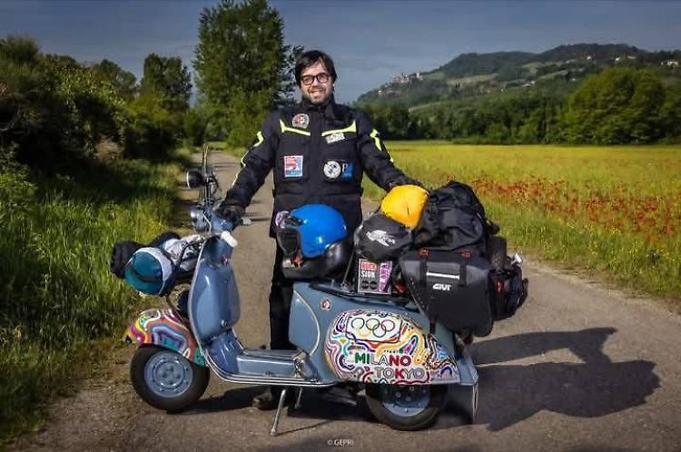Fabio Cofferati porter&agrave; la fiaccola olimpica&hellip; in Vespa