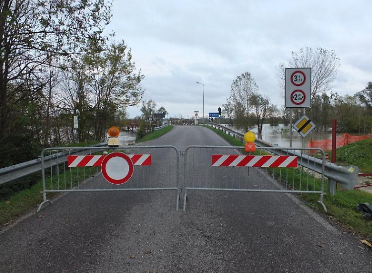 Ponte chiuso, rimborsi fermi: il Pd incalza la Regione
