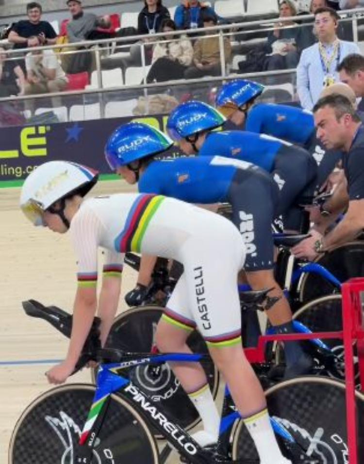 Il quartetto azzurro dell'inseguimento a squadre femminile a Konya (foto da social Fci)