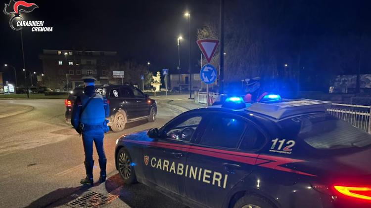 Controlli notturni dei carabinieri: arresto, denunce e un&rsquo;auto rubata recuperata