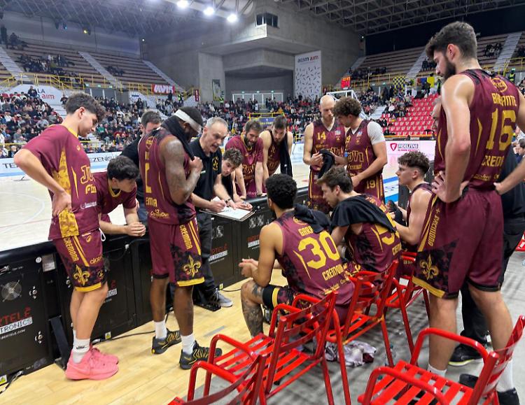 Juvi sette bellezze, Verona non regge