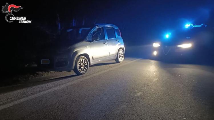 Fermato di notte su un'auto rubata, 44enne denunciato