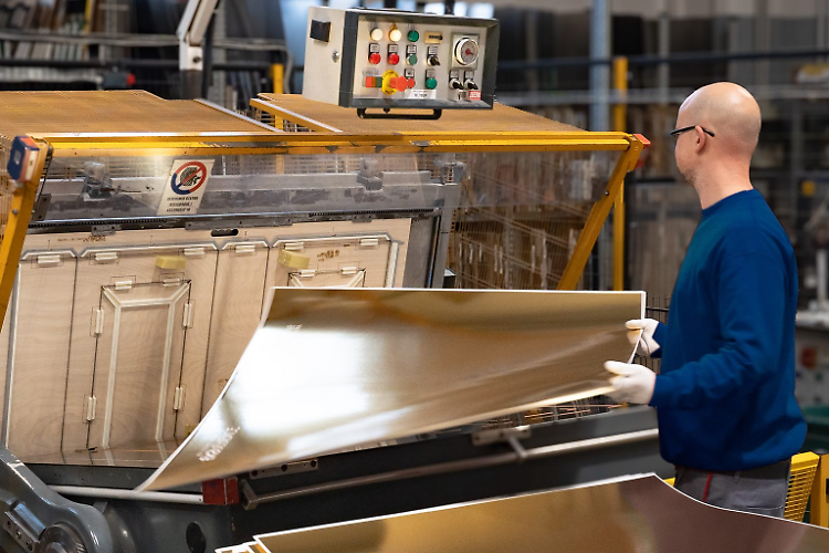 Cartotecnici, c'&egrave; l'accordo sul contratto: &laquo;Aumenti e pi&ugrave; riposo&raquo;