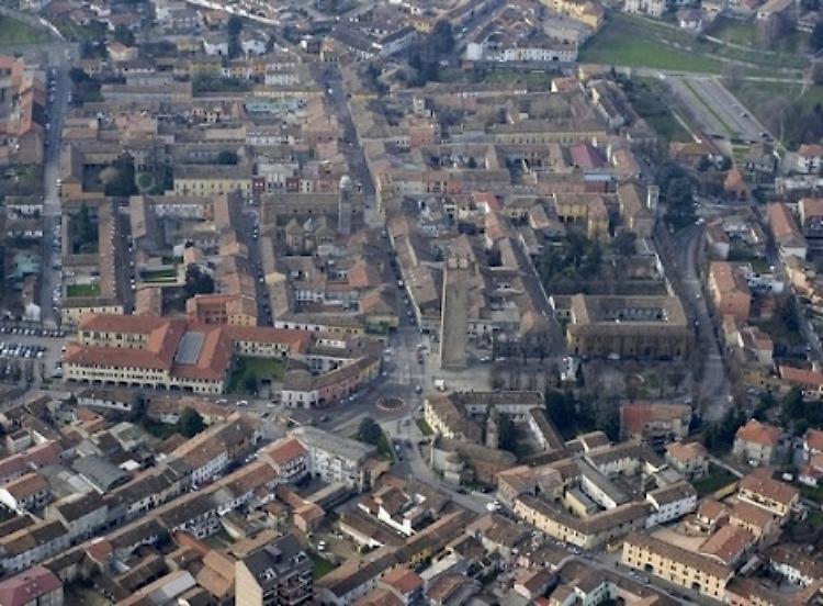 Polizia locale e servizi sociali migrano