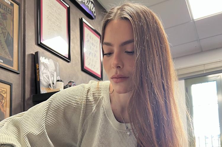 Anita Mazzotta a Crema: i piercing, la tv e l'amore