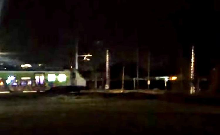 Sbarre alzate e il treno... si ferma