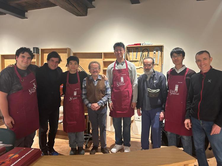 Casa Stradivari: liutai e musicisti fianco a fianco per il futuro del violino