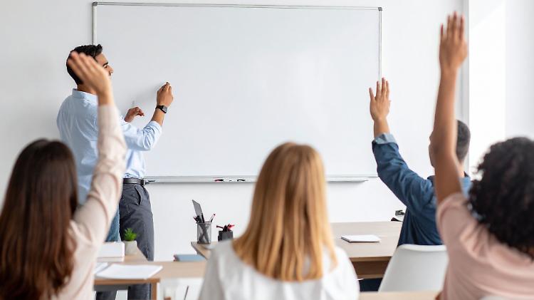  Il &lsquo;boom&rsquo; &egrave; dei tecnici, i licei restano al palo