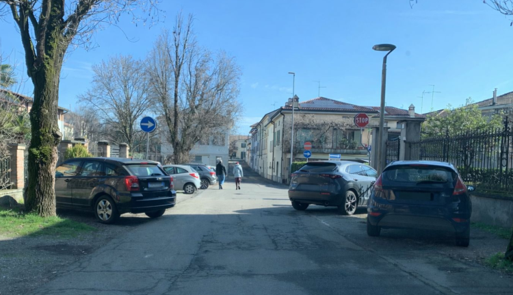 FdI: &laquo;In via Magri  parcheggi pericolosi&raquo;