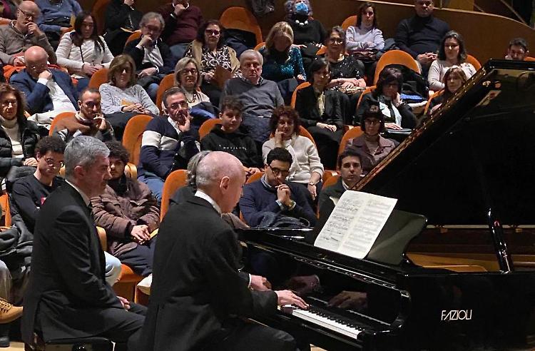 Ivo Pogorelich scanna Ludovico Van