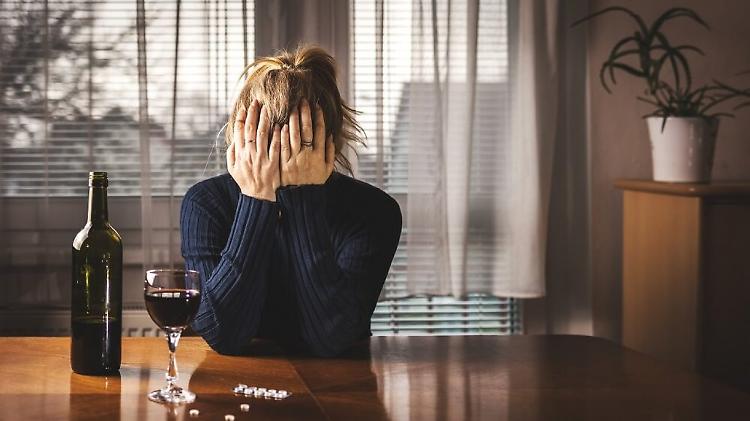 Fare comunit&agrave; per combattere l'alcolismo   