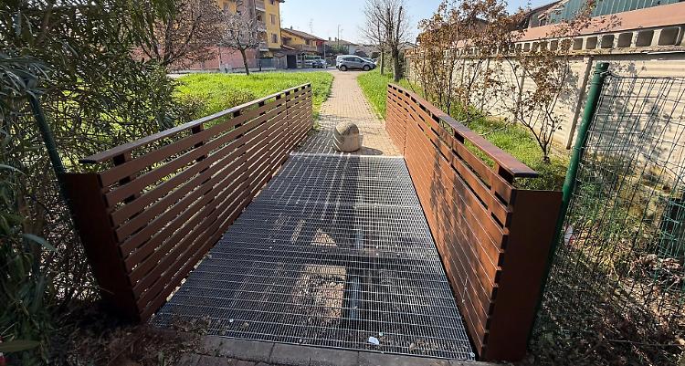 Nuova passerella ciclo-pedonale di via del Tormo: riaperto il collegamento