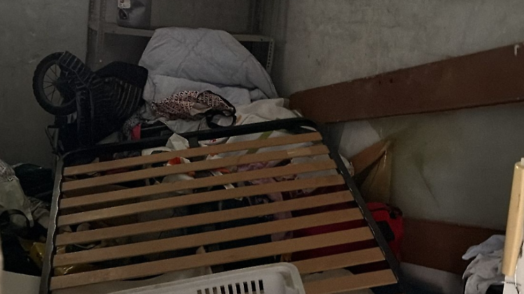 &laquo;Gli abusivi sono fuori controllo. Noi, sommersi dai rifiuti&raquo;