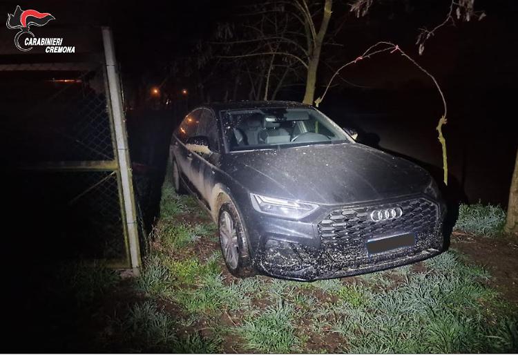 Auto rubata e arnesi da scasso: doppio intervento dei carabinieri nel fine settimana