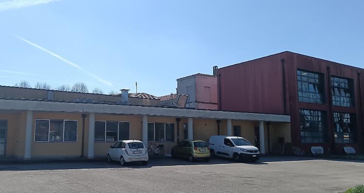 I ladri di pluviali a segno al polo scolastico