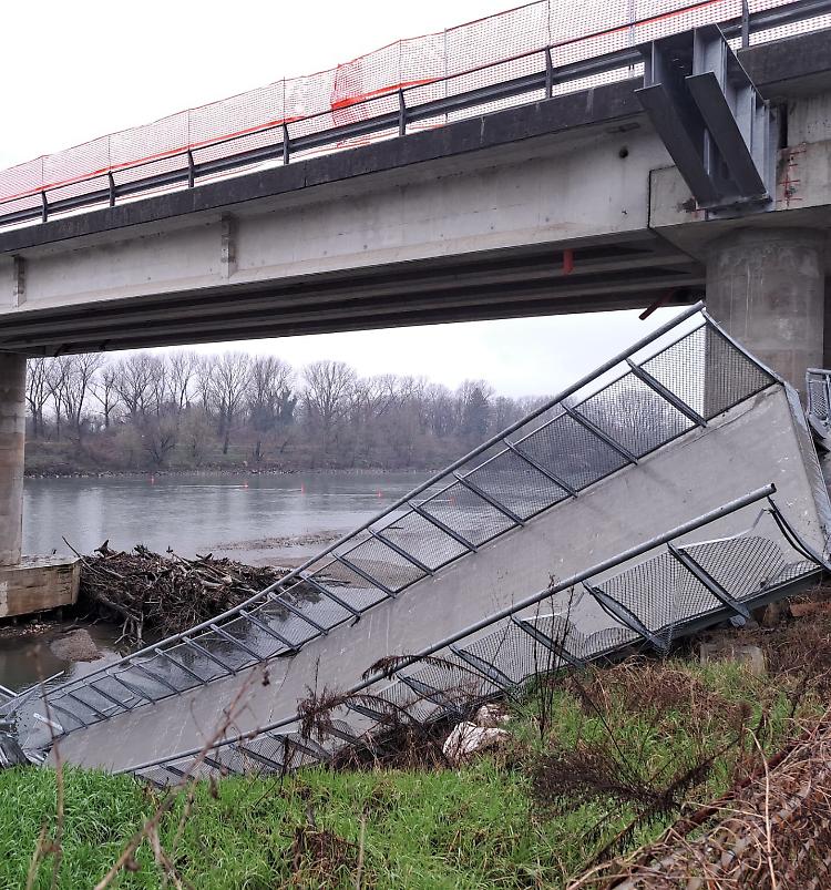 Passerella: pronto il piano per la rimozione