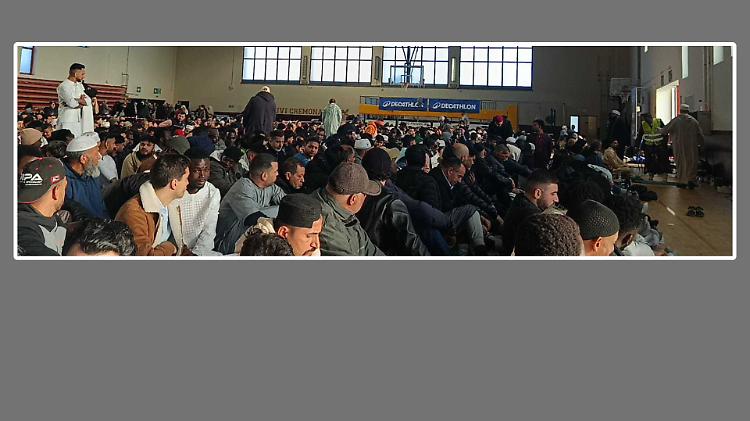 Ramadan finito, i musulmani in festa 