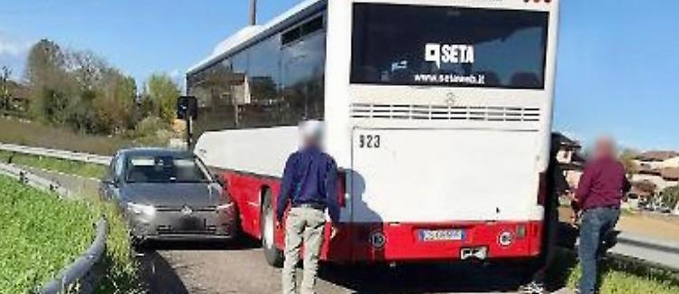 Il semaforo manda in tilt gli autobus
