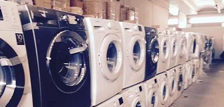 Le famiglie in difficolt&agrave;, crollano le grandi spese