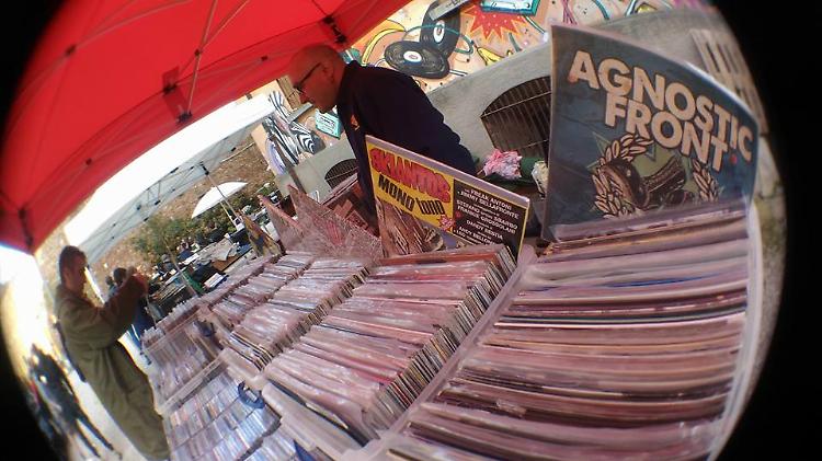 'Il Cortile del Vinile', al Circolo Arcipelago la 7&ordf; edizione