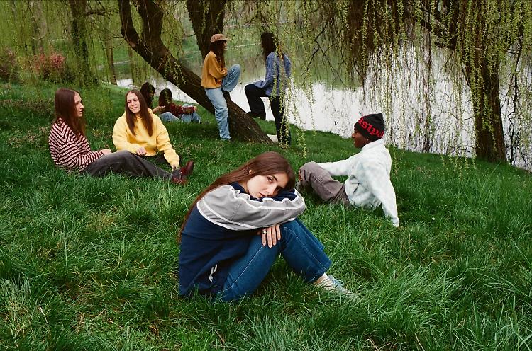 Amanda Roberts torna con un nuovo singolo: &ldquo;Questa fretta ci fotte&rdquo;