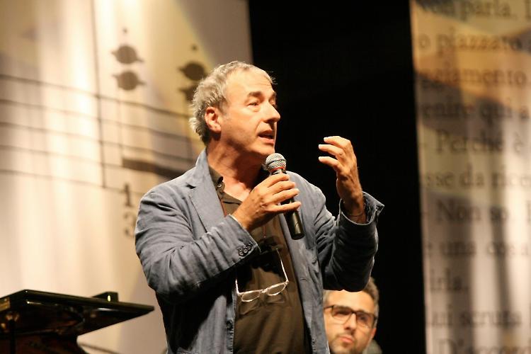 David Riondino e 'E sar&agrave; Efesto in Ferriera': la poesia che mise il lavoro al centro