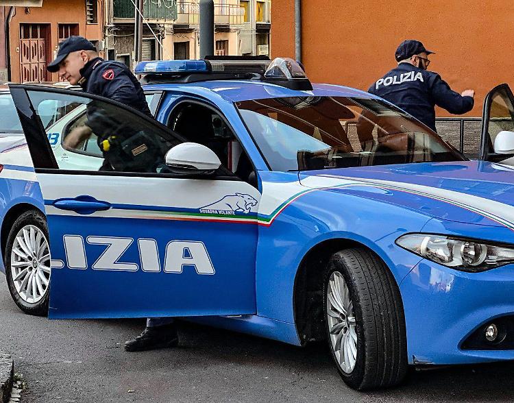 Due intrusi al Ponchielli, scatta l&rsquo;intervento della Volante