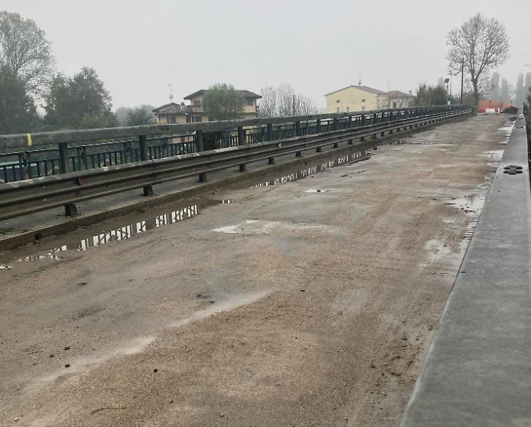 Ponte sull'Oglio chiuso al traffico dall'8 al 30 aprile