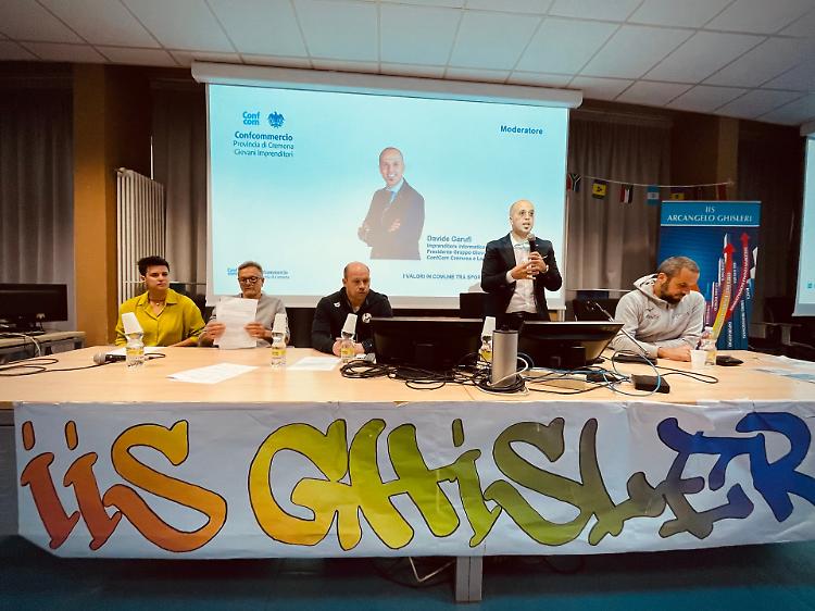 Gli studenti a confronto con atleti olimpici e paralimpici