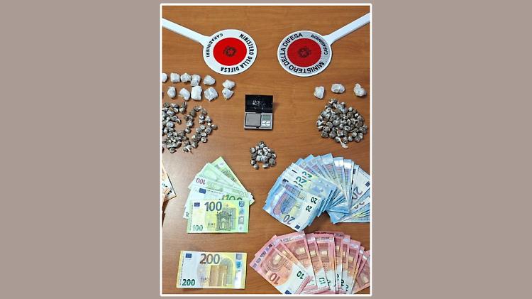 Fermato con 147 dosi di hashish: arrestato 20enne