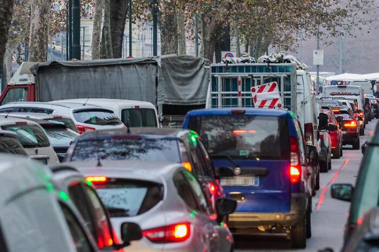 Dal Parlamento europeo arriva l'ok finale allo stop alle vendite di auto inquinanti dal 2035
