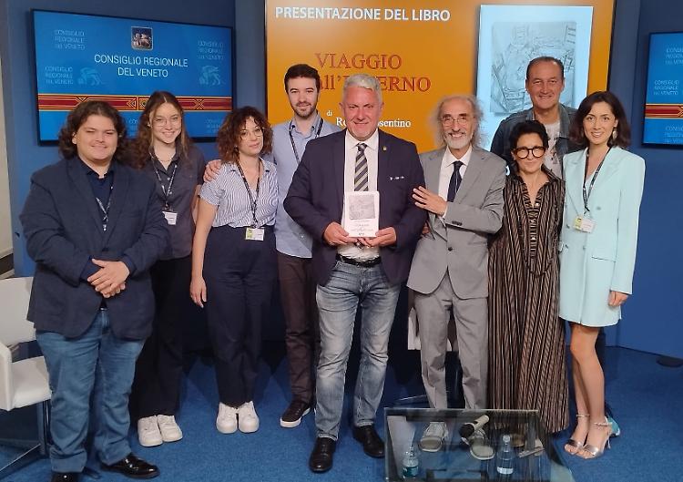 Comunicato Stampa: Presentato il libro di Rocco Cosentino “Viaggio all’Inferno”